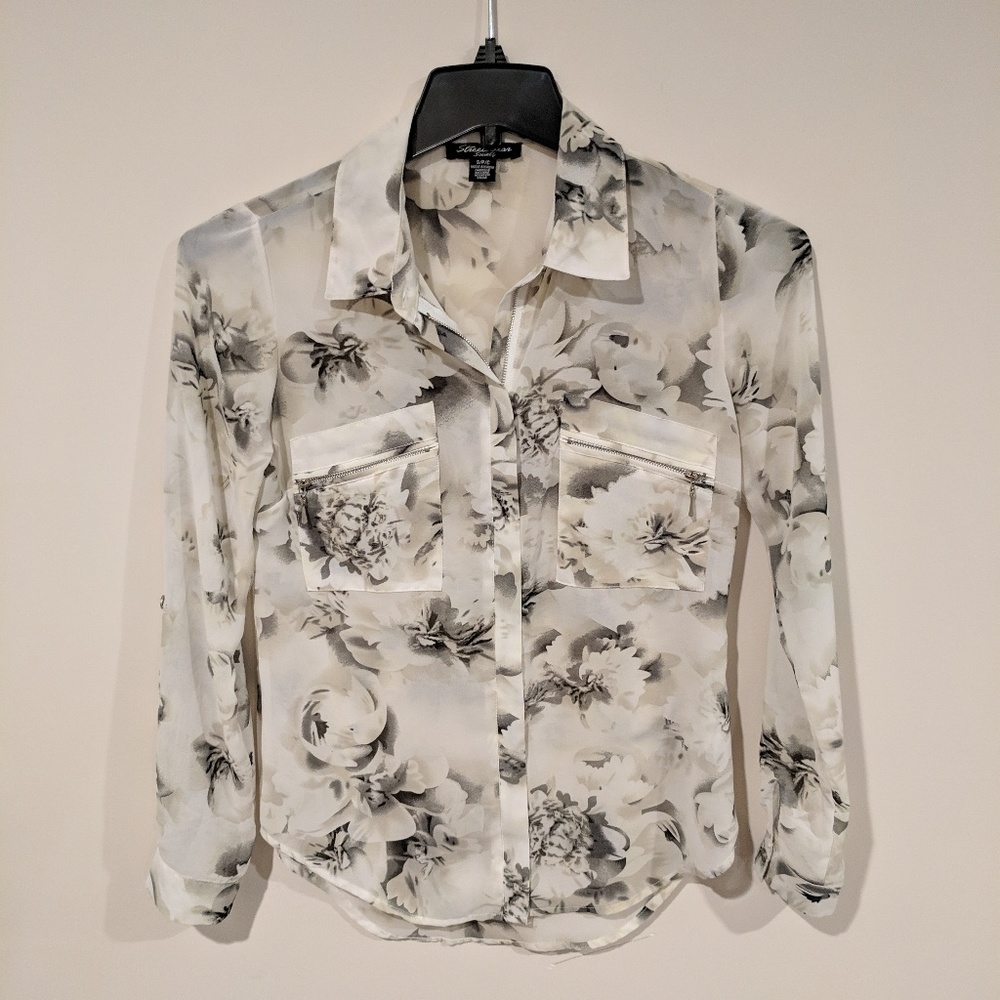 Blouse for women.